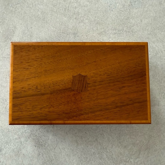 Wooden Thorens Music Box - Working Beautifully Plays 3 Lullabies - Picture 4 of 10